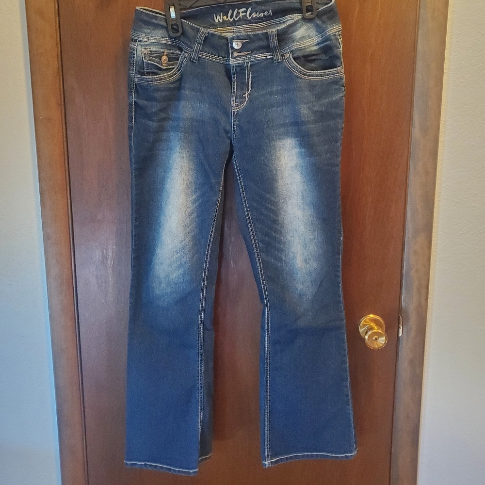 Junior's wallflower jeans